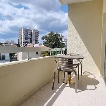 Apartman Bright And Newly Furnished 2-bedroom *
